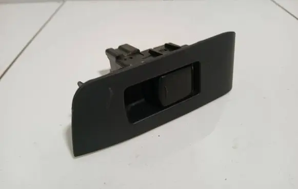 Nissan X-Trail T31 Electric window control switch 82961JG00A