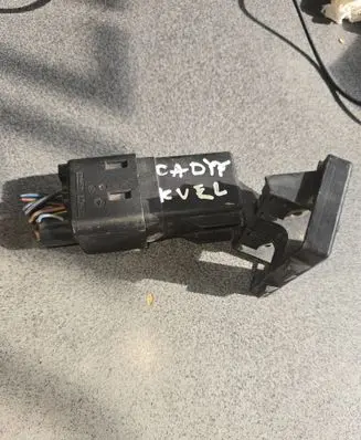 Volkswagen Caddy Glow plug pre-heat relay 0281003038 038907281D