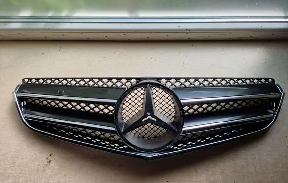 Mercedes-Benz E C207 W207 Front bumper upper radiator grill A2078880283 A2078850053