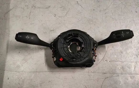 BMW 5 GT F07 Wiper turn signal indicator stalk/switch 9245622
