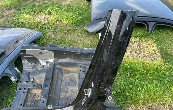 Mercedes-Benz E W213 Pillar (middle) 