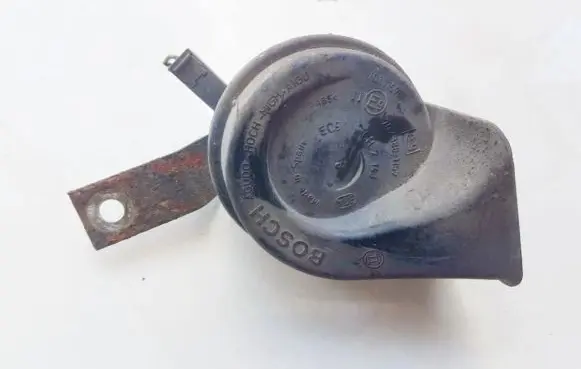 Nissan Almera N16 Horn signal E9011157