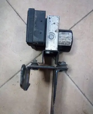 Renault Twingo II ABS Pump 8201065089 NE55507