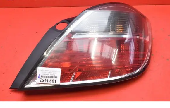 Opel Astra J Rear/tail lights 13222325