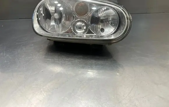 Volkswagen Golf IV Headlight/headlamp