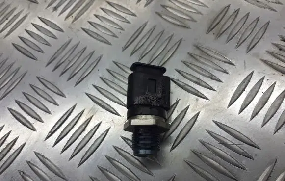 Mercedes-Benz Vito Viano W638 Fuel pressure regulator A0235455226