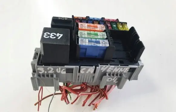 Porsche Cayenne (9PA) Fuse module
