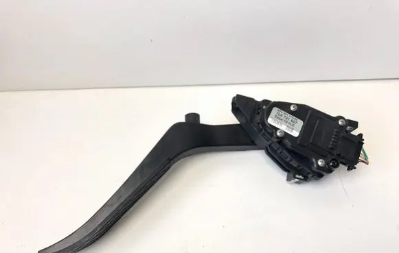 Volkswagen Touareg I Accelerator throttle pedal 7L6721507 6PV00777025