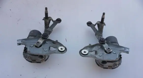 Peugeot 3008 I Front wiper blade arm