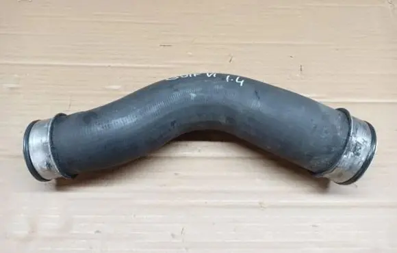 Volkswagen Golf VI Intercooler hose/pipe