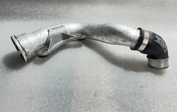Intercooler hose/pipe