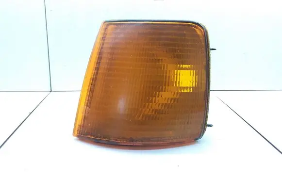 Volkswagen PASSAT B3 Front indicator light 357953049 133717 E142756R6