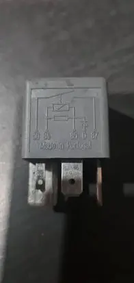 Audi A4 S4 B7 8E 8H Other relay 1K0906381 PA66GF25 V23134B52X426