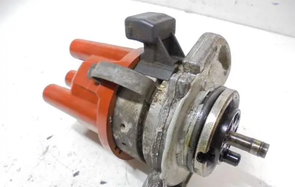 Volkswagen Polo III 6N 6N2 6NF Ignition distributor 030905205AB