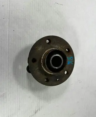 Audi A4 S4 B8 8K Front wheel hub