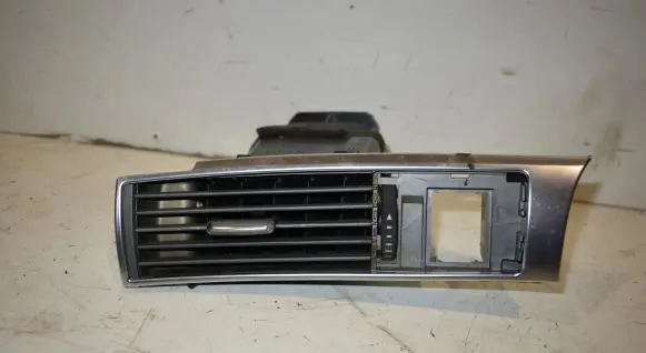 Audi A6 S6 C6 4F Dash center air vent grill 4F1820901B