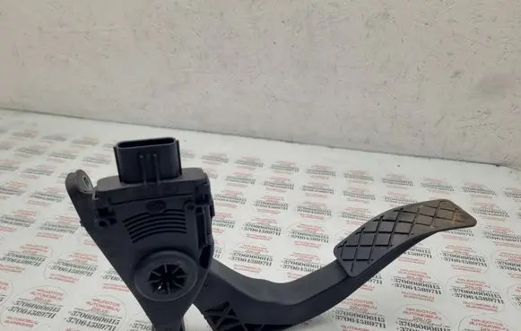 Audi A6 S6 C6 4F Accelerator throttle pedal 8K1723523