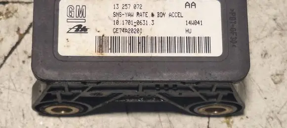 Opel Zafira B ESP acceleration yaw rate sensor 13257072 GE74A20201 10170106313