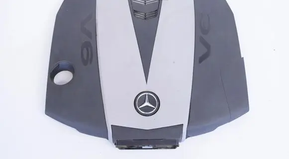 Mercedes-Benz E W212 Engine cover (trim) A6420105867