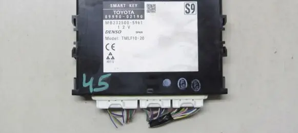 Toyota Auris E180 Keyless (KESSY) go control unit/module 8999002190