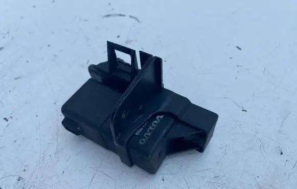 Glow plug pre-heat relay