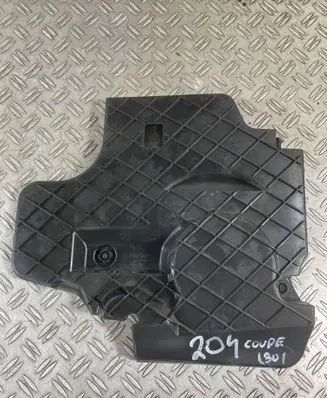 Mercedes-Benz C W204 Timing belt guard (cover) A6510100175