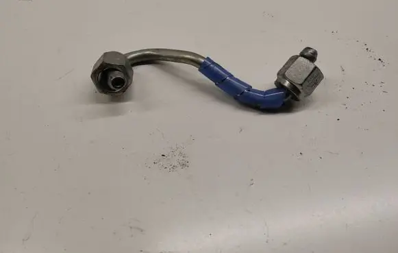 Fuel injector supply line/pipe
