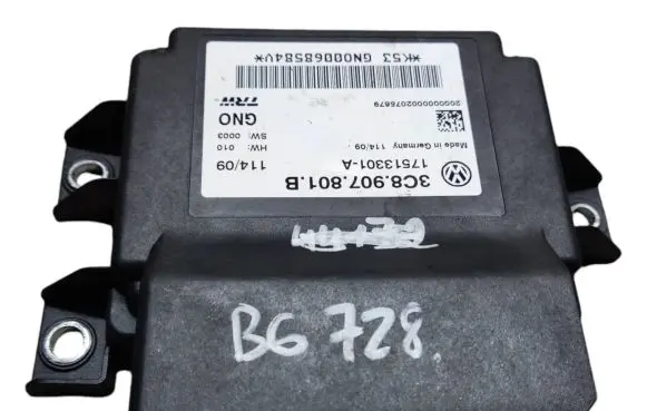 Volkswagen PASSAT B6 Hand brake control module 3C8907801B 17513301A