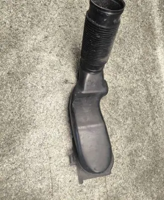 BMW 5 E34 Air intake duct part 1730064