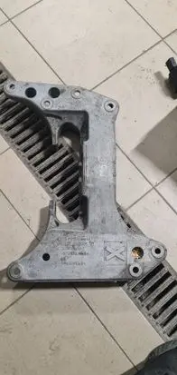 BMW 5 G30 G31 Gearbox mounting bracket 9485333 9485334