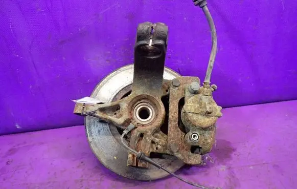 Renault Megane II Front wheel hub spindle knuckle