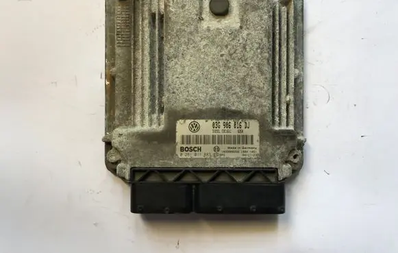 Skoda Octavia Mk2 (1Z) Engine control unit/module 03G906016DJ 0281011883 0281011883810