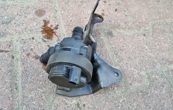 Ford Kuga III Electric auxiliary coolant/water pump JX61-18D473-PB