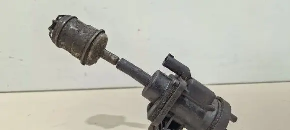 Mercedes-Benz A W169 Turbo solenoid valve 4715396