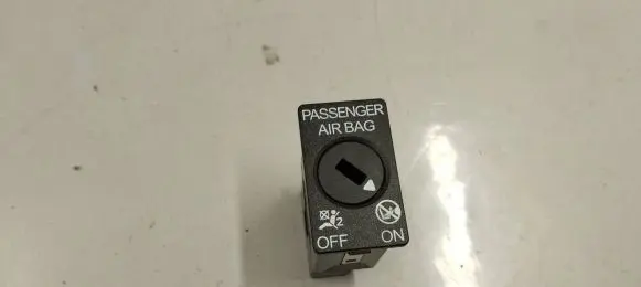 Passenger airbag on/off switch