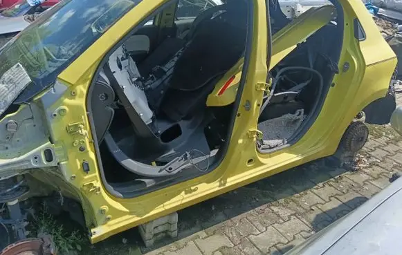 Renault Twingo III Front piece kit 