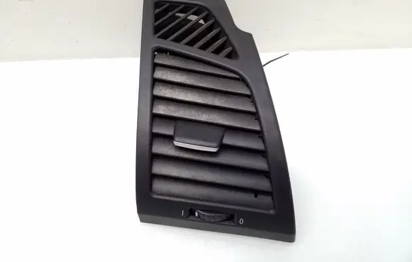 BMW 1 E81 E87 Dashboard side air vent grill/cover trim 7059188