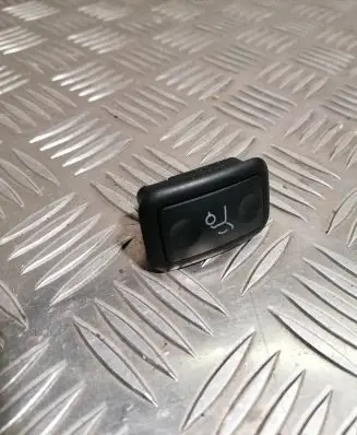 Mercedes-Benz C W204 Tailgate opening switch A2048707151 03152810