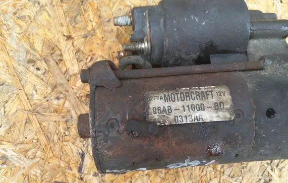 Ford Focus Starter motor 98AB11000BD