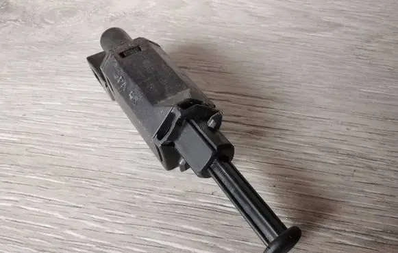 Mazda 3 I Brake pedal sensor switch 1H0927189A
