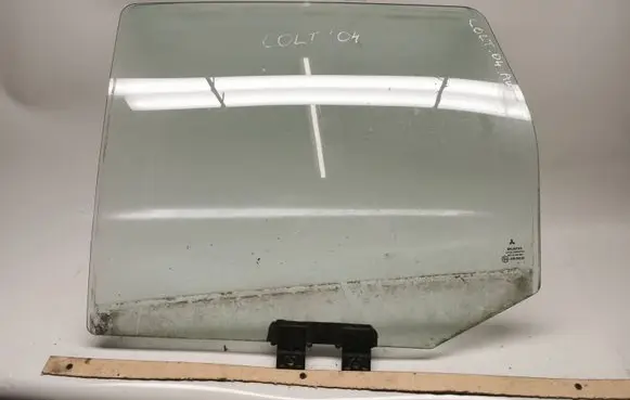 Mitsubishi Colt Rear door window glass 43R00048