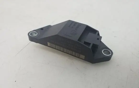 Mercedes-Benz CLS C219 Airbag deployment crash/impact sensor A0018209326
