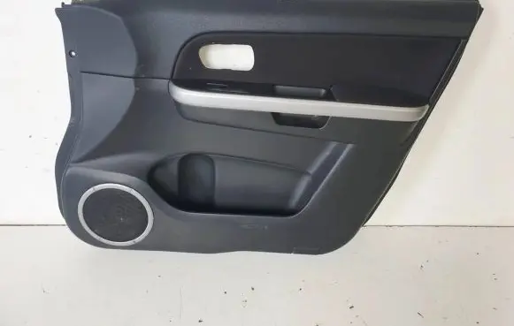 Suzuki Grand Vitara II Front door card panel trim