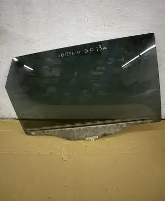 KIA Sorento Rear door window glass