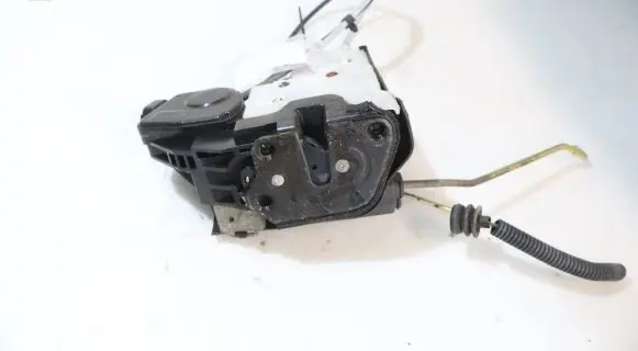 KIA Sportage Front door lock