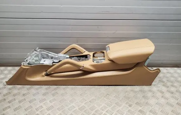 Porsche Cayenne (92A) Center console