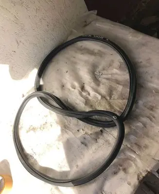 Audi A4 S4 B9 Front door rubber seal 8w0831721b