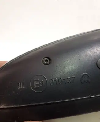 Skoda Octavia Mk1 (1U) Manual wing mirror E9020137 E9010137