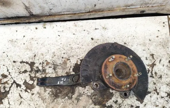 Cadillac CTS Front wheel hub spindle knuckle 18079795