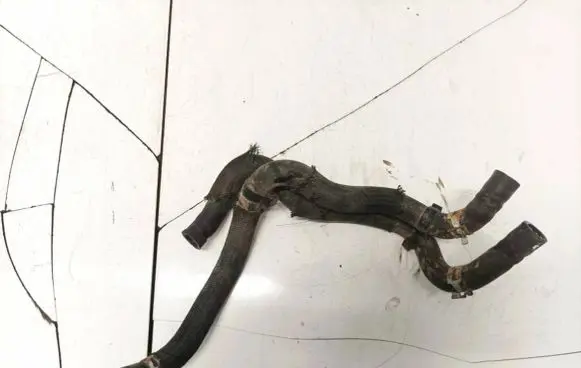 Toyota RAV 4 (XA30) Engine coolant pipe/hose